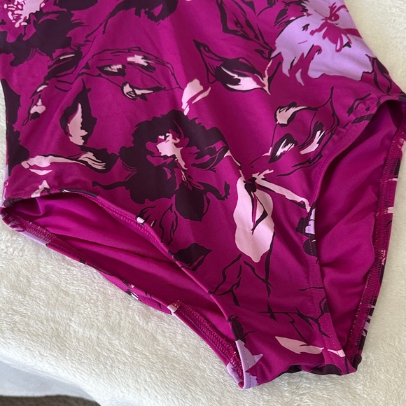Land’s End Vibrant Floral One Piece Swimsuit - Picture 2 of 5